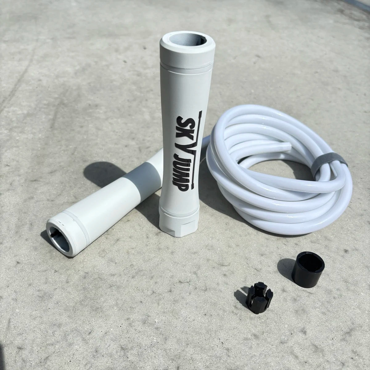 Corde à sauter lestée White Force 500g, robuste et maniable Skyjump