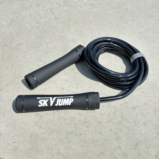 Corde à sauter lestée Night Force 500g, robuste et maniable Skyjump