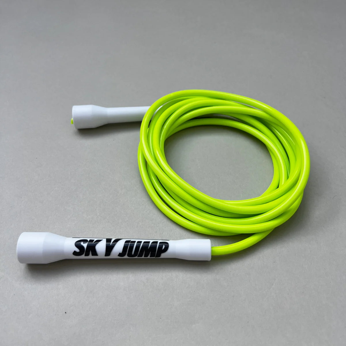 Corde à sauter PVC Apple Green verte avec poignées blanche SkyJump.